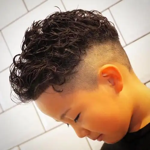 从小男孩小寸头到小男孩不连接发型,从小男孩锅盖头到小男孩半扎发,本