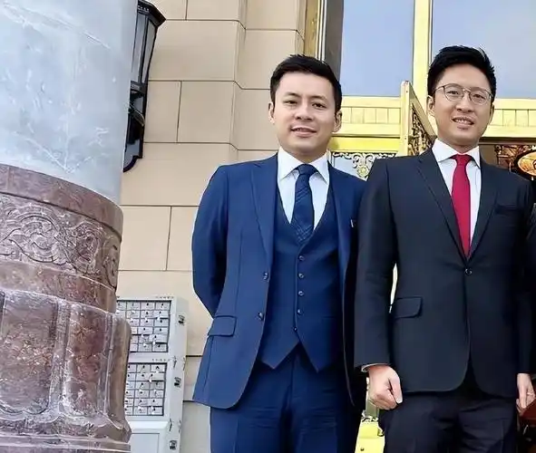 3个儿子2个单身,前妻再嫁豪门,他离婚18年无绯闻_朱玲玲_霍家_霍启山