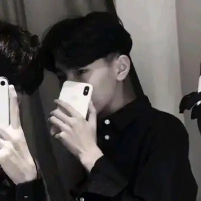 允言/一张两对兄弟头像/在我看来 风花雪月 星辰大海 万般皆是你