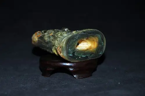 明代 苏门答腊犀角 雕秋山居士图摆件