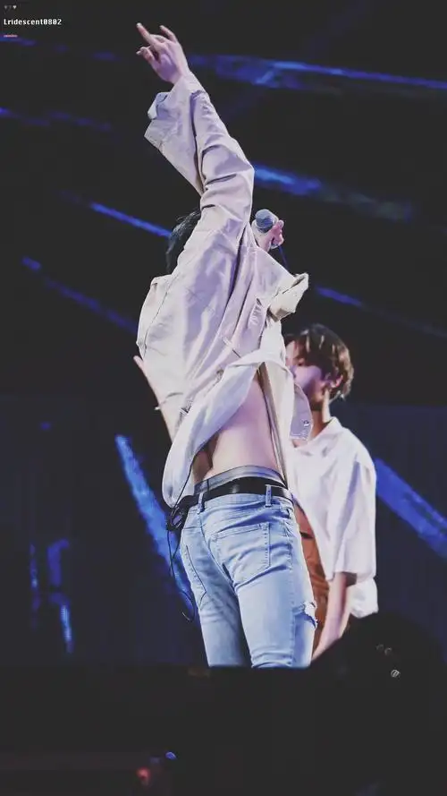 主题:迷恋哥哥的body(不要乱入)[208]收藏该帖已收藏