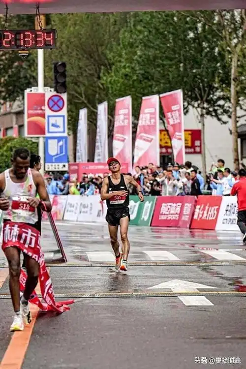 大连马拉松比赛上,中国选手为何没能成功夺冠?