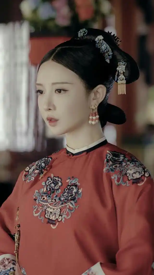 原创王栎鑫带美女进酒店网友挖女方底细疑似延禧攻略嘉嫔