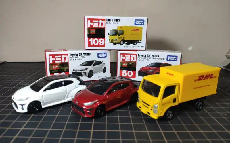 tomica多美卡tomy十月新车丰田toyotagryaris雅力士五十铃dhl货柜车红