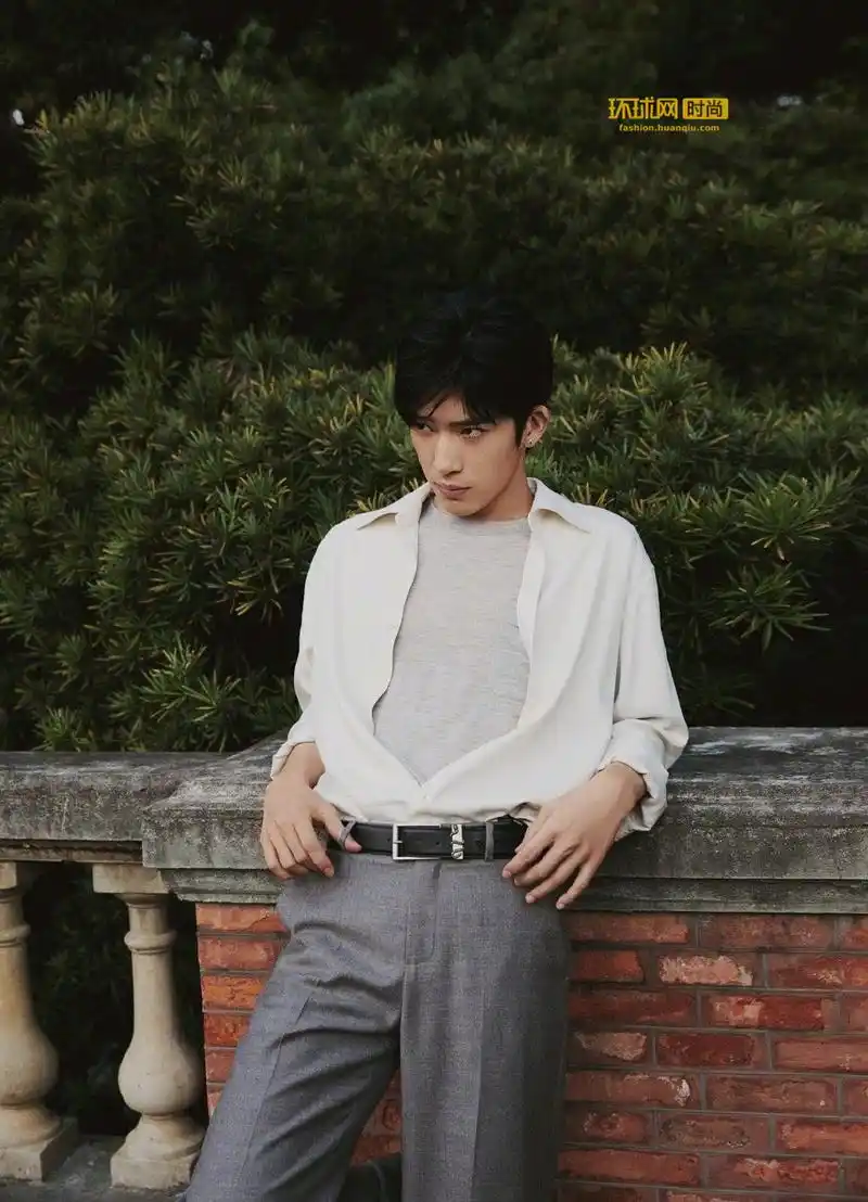 秋日文艺青年温文尔雅的井柏然