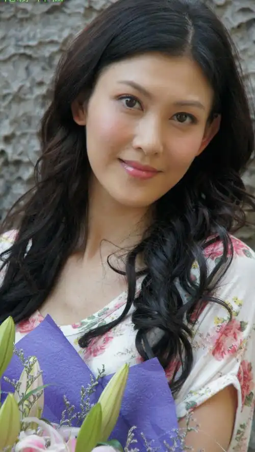 李彩桦唯美迷人写真,这颜值太美了,春风十里不及你的美