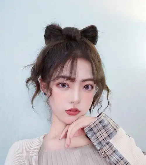 长头发怎么扎才好看,长头发怎样扎好看又简单的图1