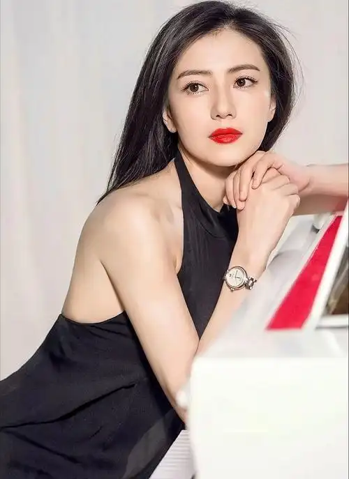 高圆圆高清淡雅美照,美丽惊艳!