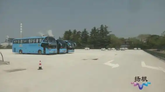 扬州一大型停车场正式启用.