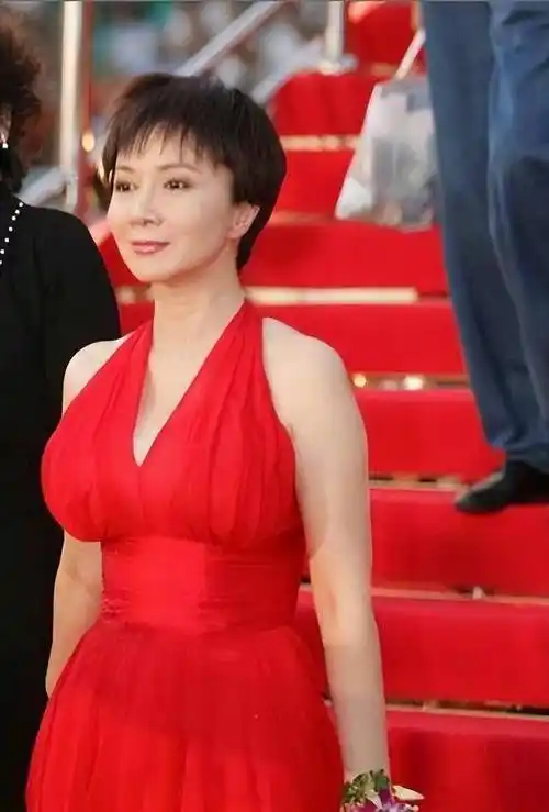 如果你宽容地看待蔡明的失落,用善意引导他回到初心,他一定会救赎自己