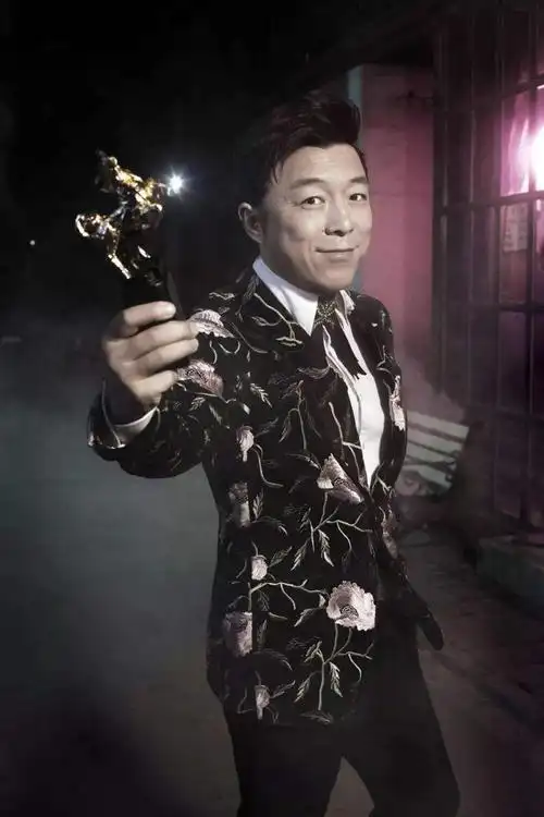 2009年,黄渤凭借在《斗牛》与张家辉同获金马奖最佳男主角奖