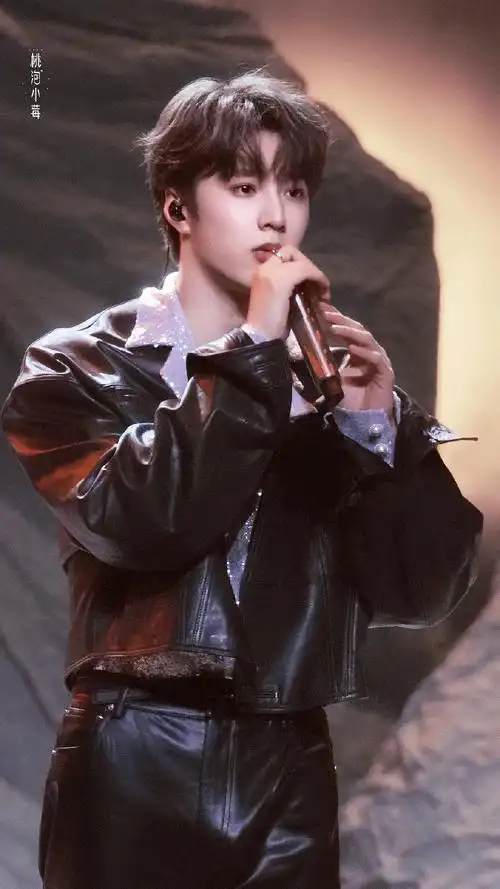 230325 微博之夜舞台舞台的神93被刘耀文帅得好崩溃@时代少年团-刘