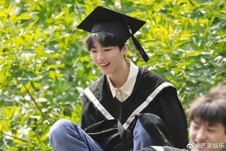 【王俊凯】毕业照