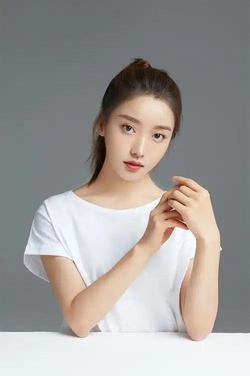 精美图集姜贞羽气质清冷的美女