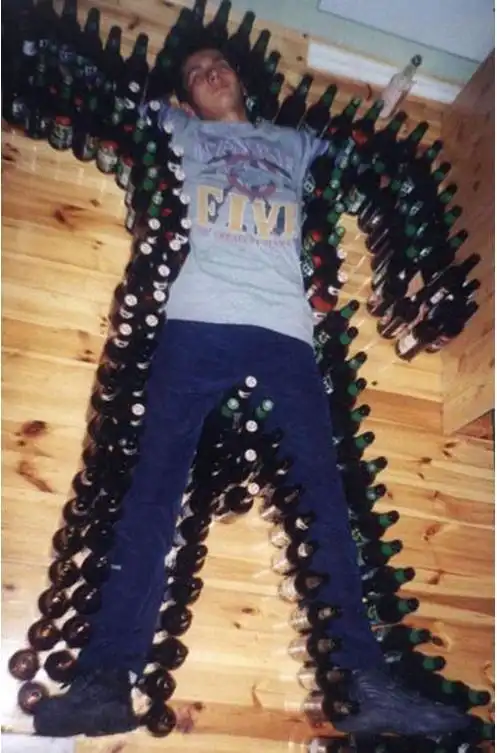 女人千万不可以喝醉后果不堪设想!这些妹子的下场是多麼凄惨!