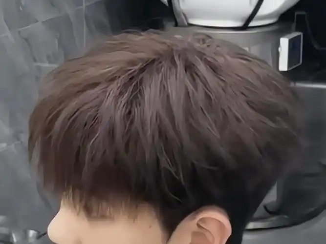 微分碎盖钢夹烫#男生发型钢夹烫#钢夹塑型烫 想看看你们的微分烁乔