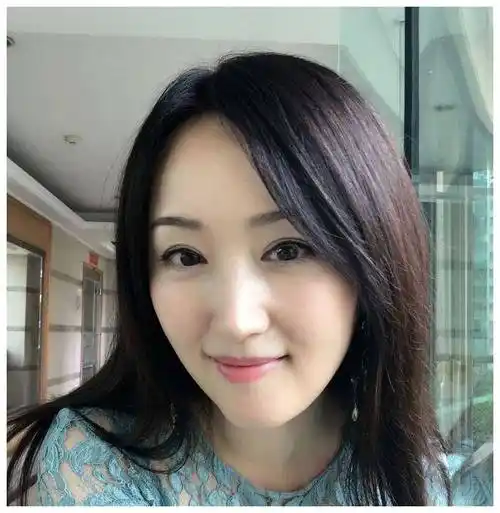 48岁杨钰莹现身机场,素颜的她,容颜让人惊讶_时候_因为_什么