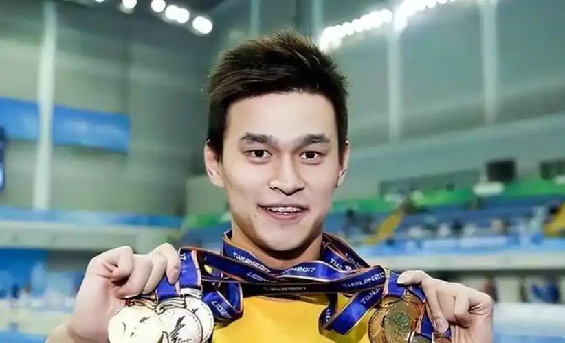 孙杨:兴奋剂事情之前,比肩菲尔普斯,他是我们泳坛的唯一王者_游泳