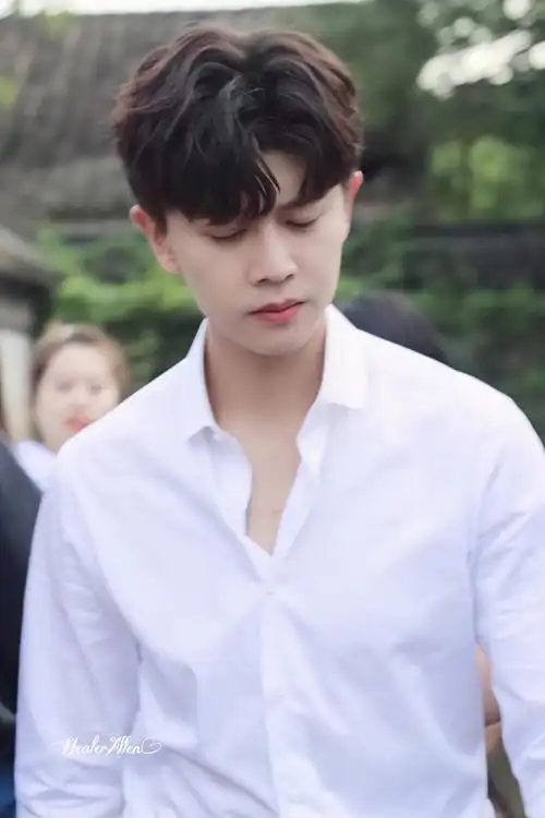 白衬衫任嘉伦就是我的爱