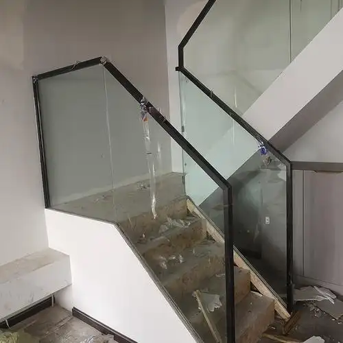 美金玻璃 透明玻璃楼梯扶手 楼梯扶手玻璃价格 厂家直销_高端时尚