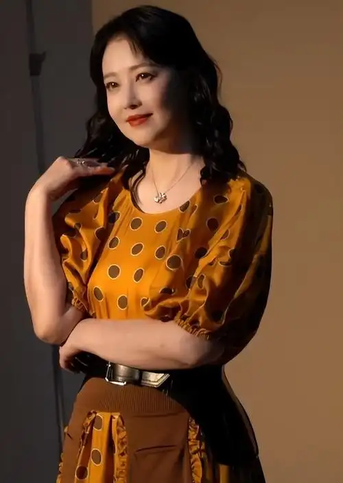 周海媚生前最后采访公开状态疲惫却仍热爱表演最放不下毛孩子