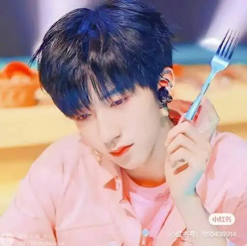 贺峻霖手机壁纸