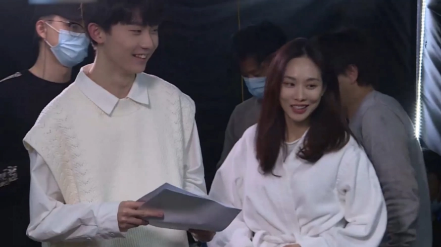 章子怡肠胃炎还会剧组指点马嘉祺该如何演戏令人感动丨演员