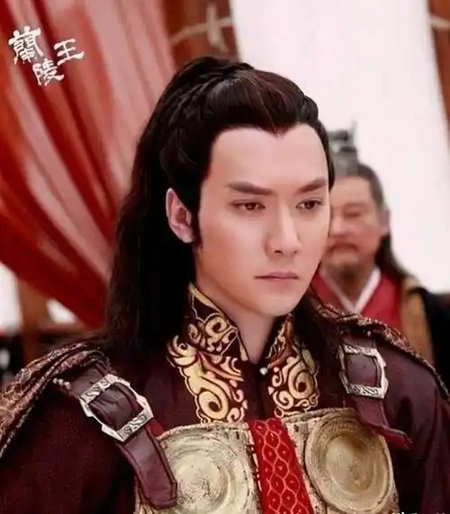 起冯绍峰,他年轻时候也是美男子一枚啊,看过冯绍峰电视剧的亲们都知道