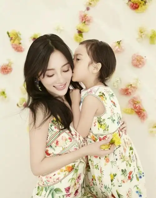 李小璐和前夫同时发声一起维护爱女甜馨离婚后罕见达成默契