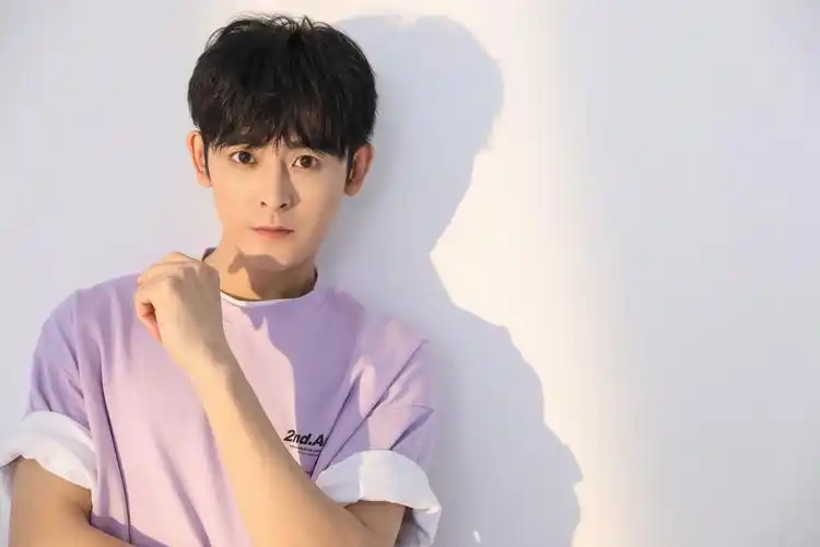 p>李欣泽,1990年7月6日出生于山西省临汾市,中国内地男演员,歌手