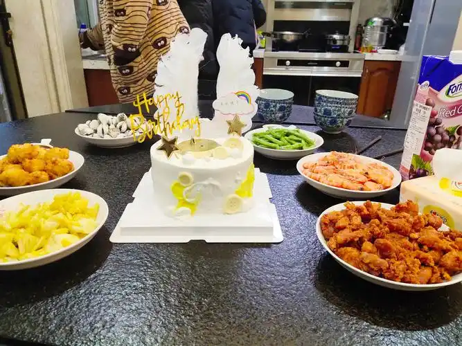 关于在家里过生日的说说配图「伤感」 _qq说说网