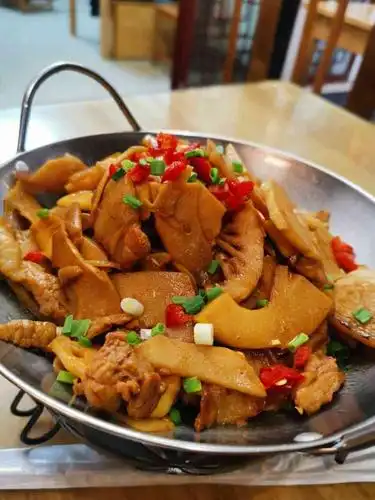 小蒋土菜馆·妈妈的味道-"很不错的体验,当地特色菜,老板服务也很热.