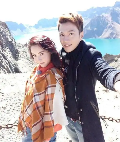 何孟怀是富二代吗 何孟怀和他老婆照片