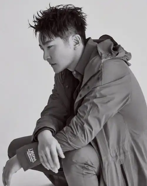 郭京飞黑白质感大片写真图片