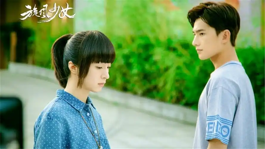 热播电视剧《旋风少女》杨洋胡冰卿温馨场面电脑壁纸下载