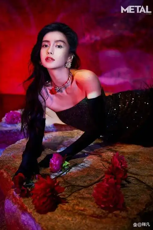 杨颖最新写真媚态十足!她肤白貌美浓妆艳抹性感妖艳