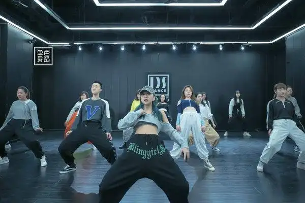 学爵士舞价格多少钱一个月?一般收费标准-单色舞蹈官网