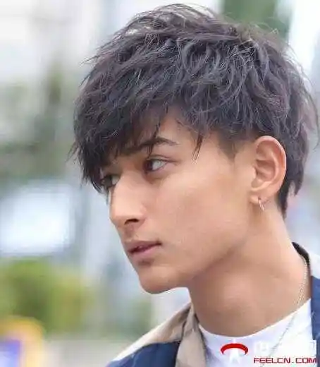 男生日式中长发发型文艺范十足的长发发型