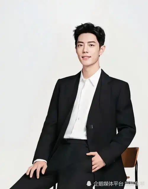 肖战新西装造型惊艳,出演霸总毫无违和感,不愧是内娱黄金单身汉!插图2