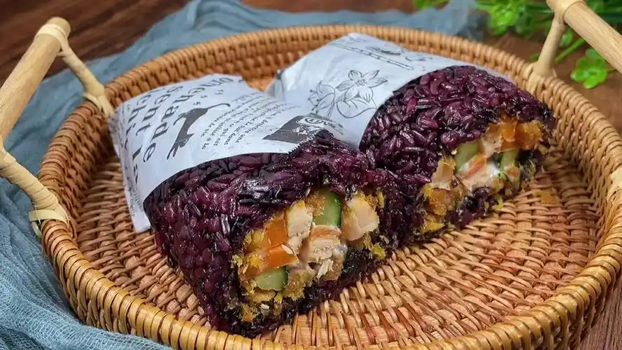 紫米饭团的做法和配方视频