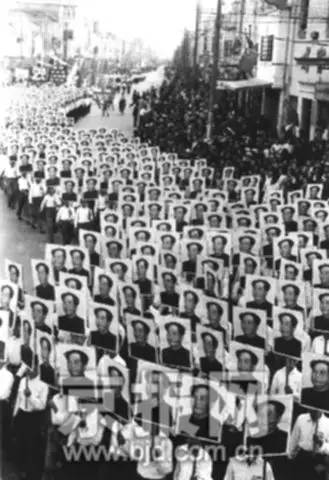 暗房宗师"喝退"红卫兵(组图)