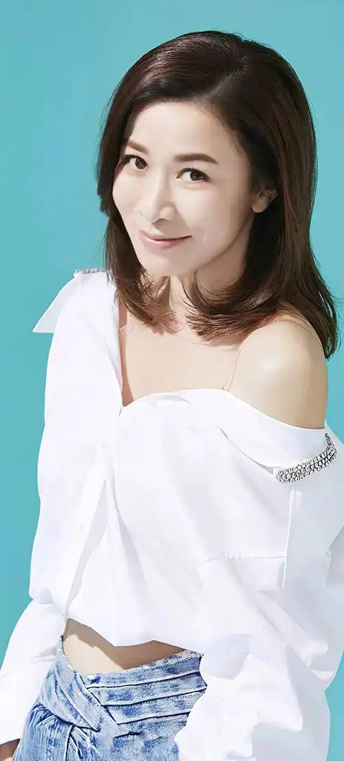 港姐佘诗曼身材曼妙,凹凸有致,颜值和气质无可挑剔_作品_演技_留言