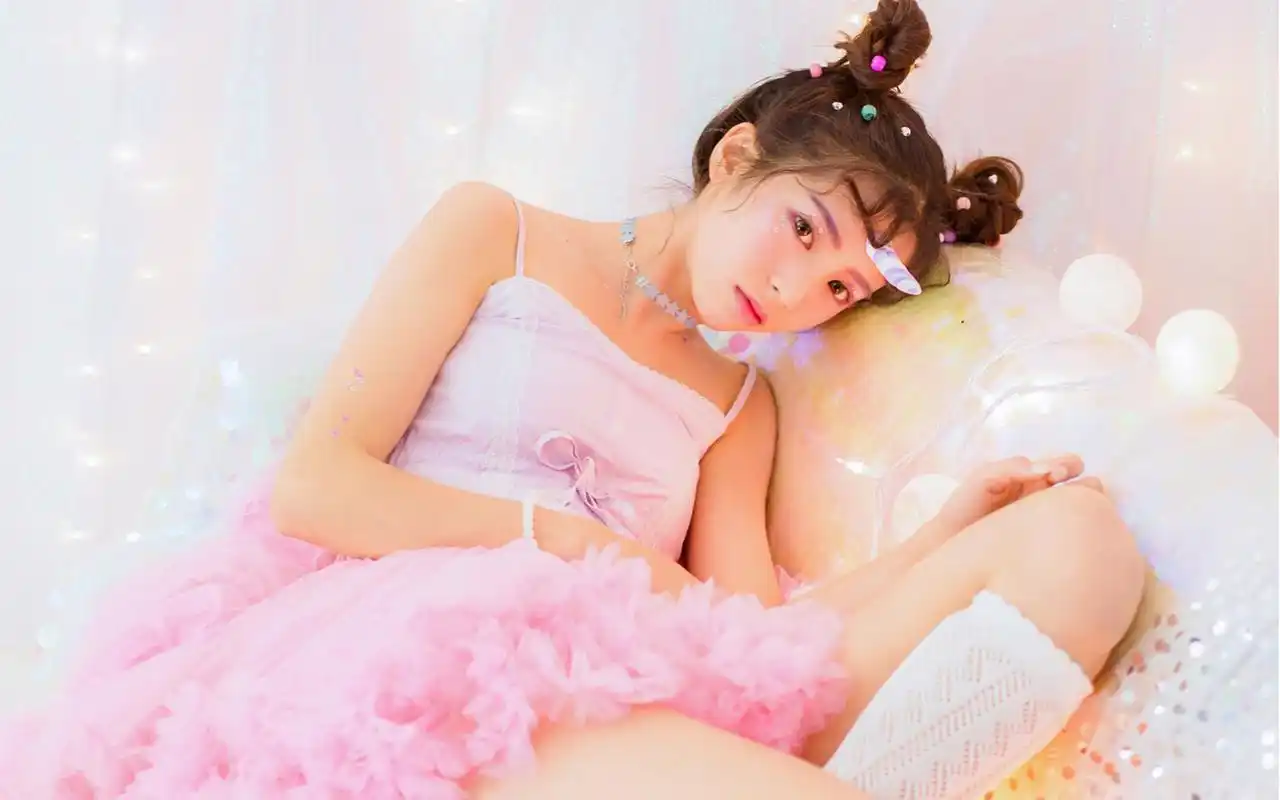 可爱萌妹子粉色治愈系甜美写真图片壁纸