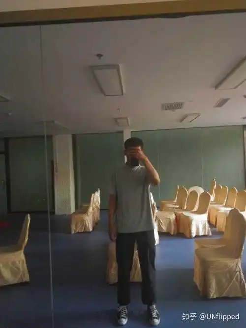 这是他160多斤的时候,就蛮瘦的了 在认识他之前我也觉得快两百斤的人