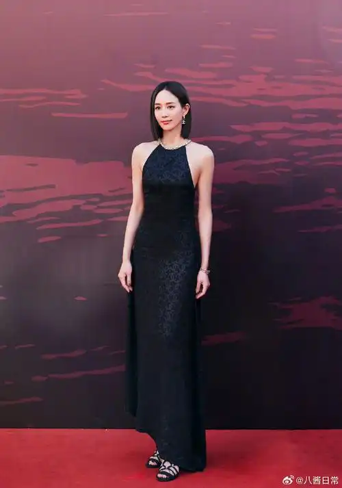 对此,张钧甯经纪人回应:她在每个人生阶段有自己的安排,工作和感情都