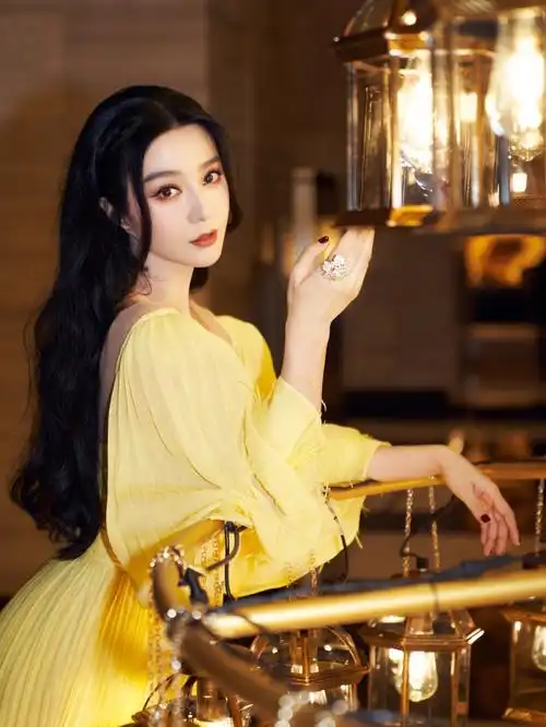 范冰冰出席samunlisa十七周年感恩晚宴