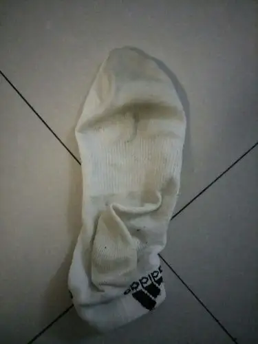 我是一名体操女生,今年高二,训练时袜子都脏了,怎么办