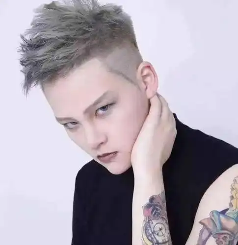 男生两边铲这3种剪法没试过?那谈不上帅气!_发型