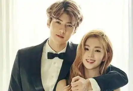 当看见林允儿金智妮裴珠泫做这几个动作,网友:让我秒变直男_joy_舞台