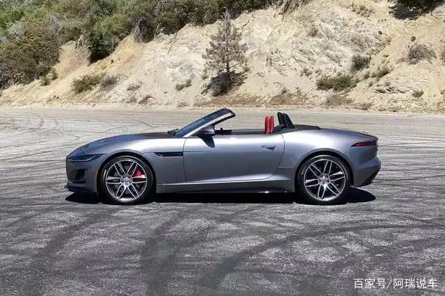 2021款捷豹f-type敞篷车,外观帅气,内饰质感十足